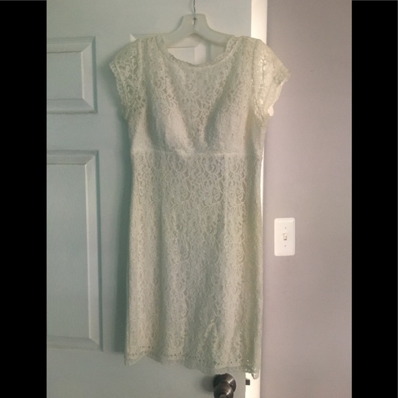 David’s bridal dress cream colored, lace dress - Picture 1 of 3